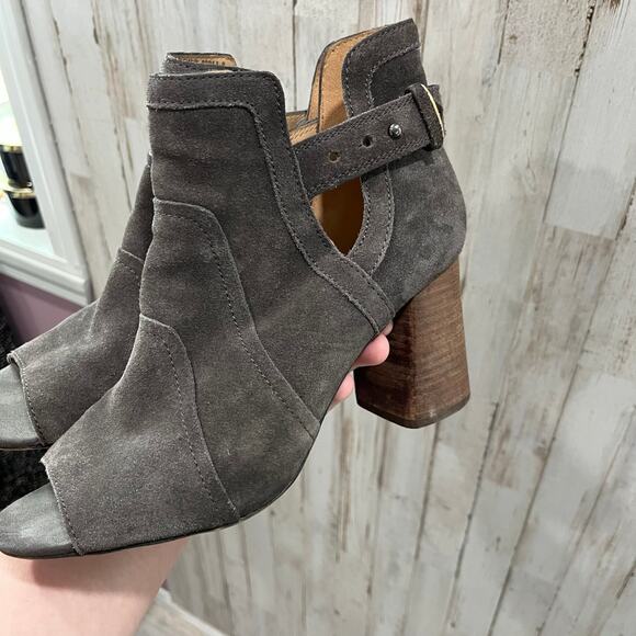 Joe's Jeans Cassia Ankle Boots Blocked Heel Dark Gray Suede Open Toe sz 9.5 - Picture 3 of 9